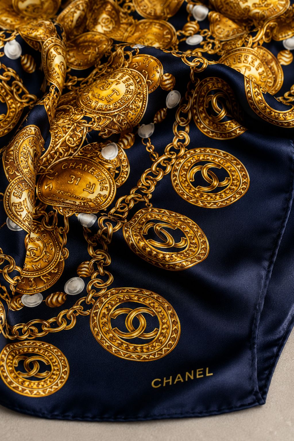 Chanel Foulard